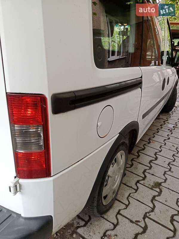 Минивэн Opel Combo 2003 в Хусте