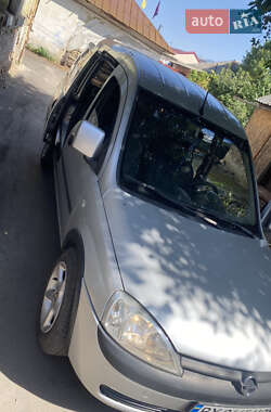 Минивэн Opel Combo 2006 в 