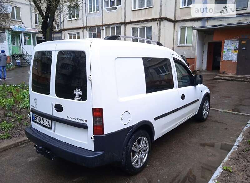 Вантажний фургон Opel Combo 2005 в Рівному фото 2 Вантажний фургон Opel Combo 2005 в Рівному