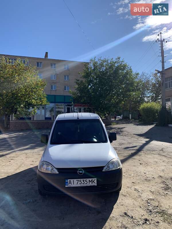 Минивэн Opel Combo 2006 в 