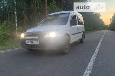 Мінівен Opel Combo 2006 в Дубровиці