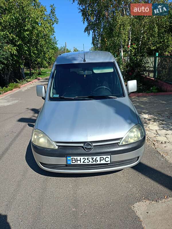 Opel Combo 2004