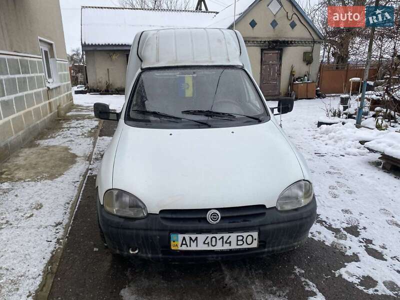 Грузопассажирский фургон Opel Combo 1996 в Любаре