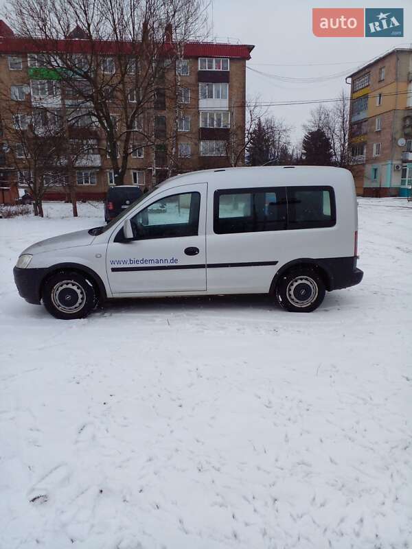 Минивэн Opel Combo 2006 в Сарнах