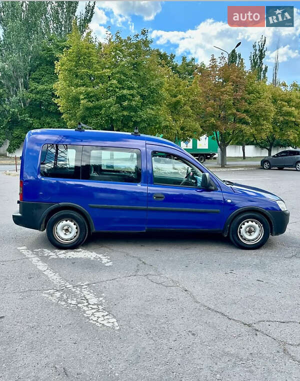 Минивэн Opel Combo 2004 в Кривом Роге