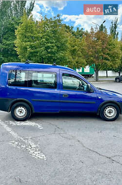 Минивэн Opel Combo 2004 в 