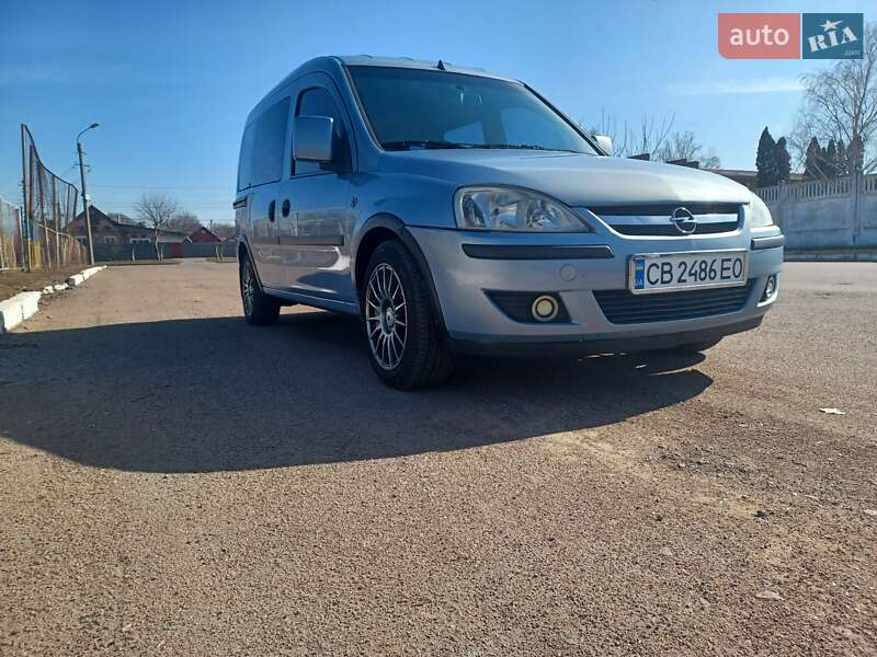 Минивэн Opel Combo 2005 в 