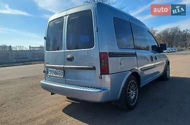 Минивэн Opel Combo 2005 в 