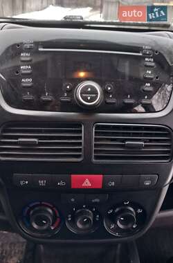 Минивэн Opel Combo 2012 в 