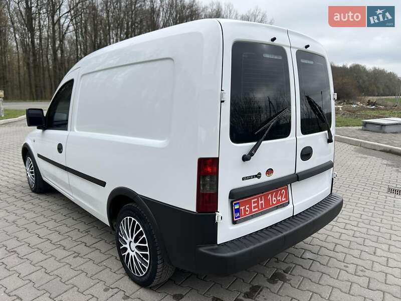 Грузовой фургон Opel Combo 2007 в Красилове