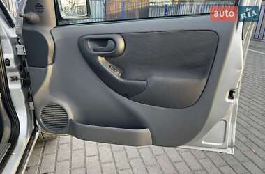 Минивэн Opel Combo 2005 в 