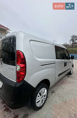 Грузопассажирский фургон Opel Combo 2012 в 