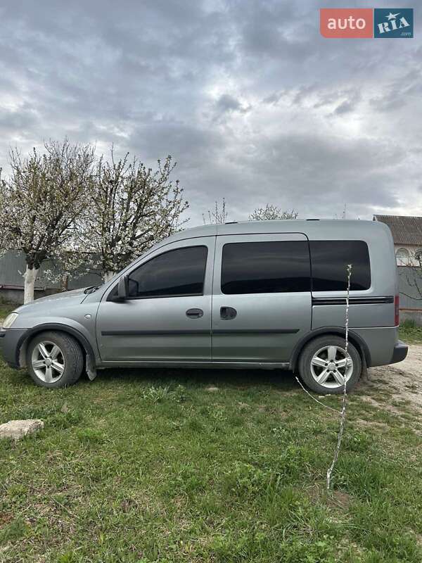 Минивэн Opel Combo 2010 в Каменец-Подольском