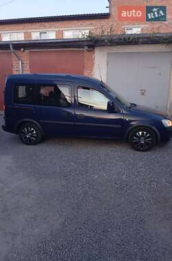 Минивэн Opel Combo 2004 в 