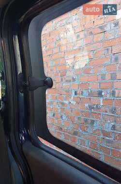 Минивэн Opel Combo 2004 в 