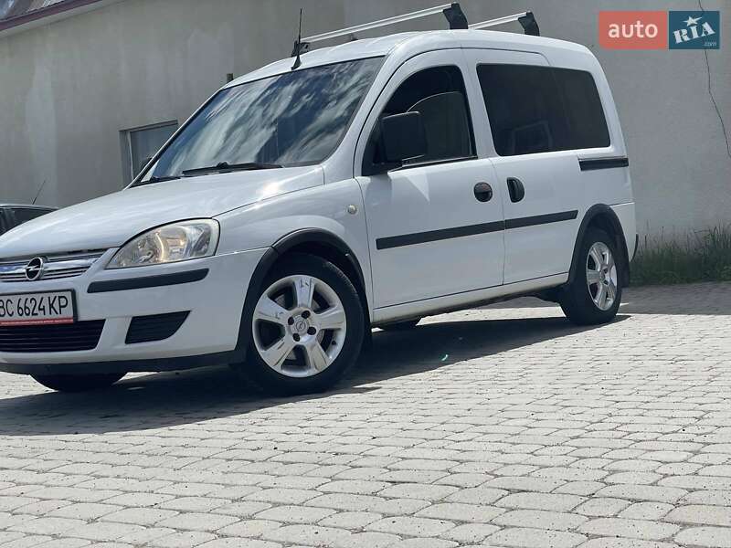 Opel Combo 2011