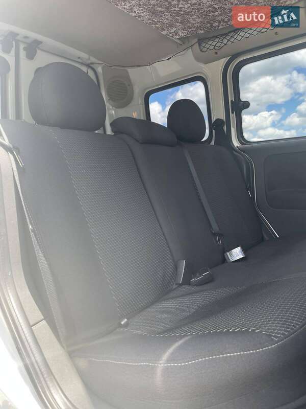 Минивэн Opel Combo 2011 в Дрогобыче