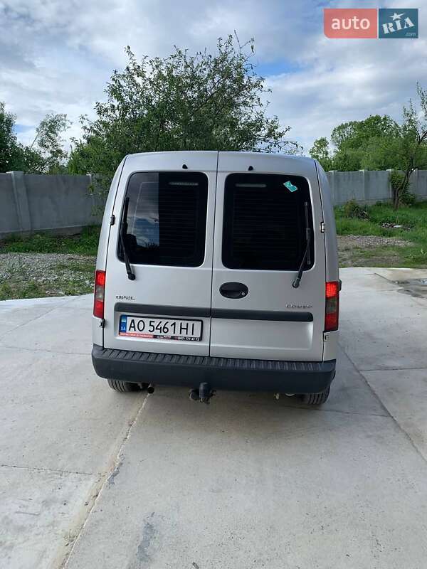 Минивэн Opel Combo 2003 в Хусте