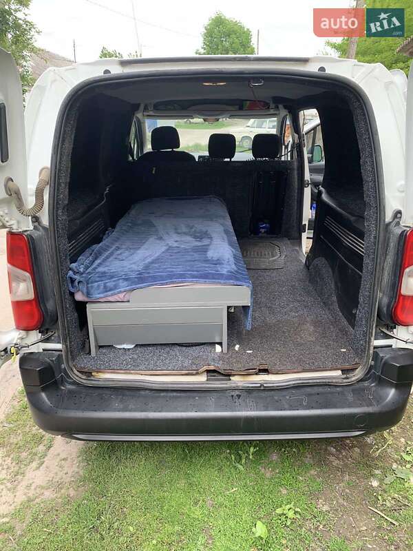 Грузовой фургон Opel Combo 2021 в Волочиске