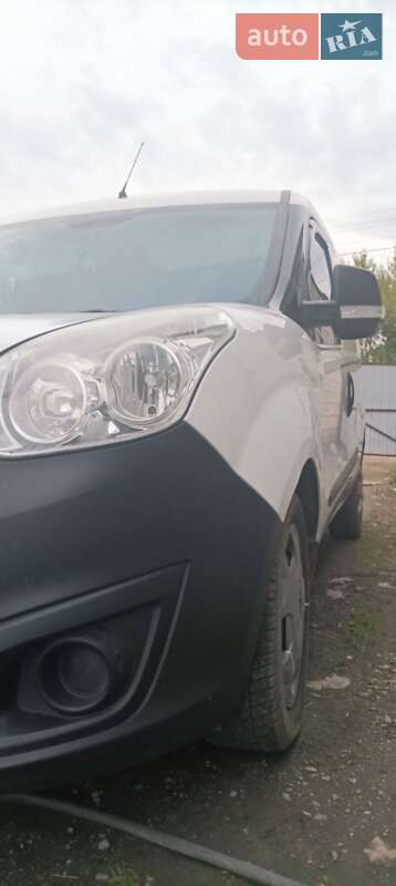 Грузовой фургон Opel Combo 2012 в 