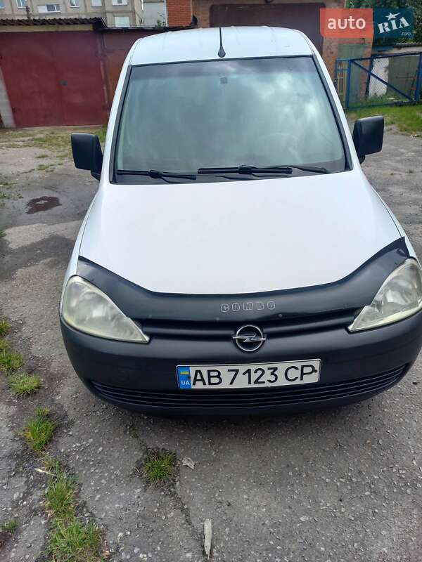Минивэн Opel Combo 2006 в 