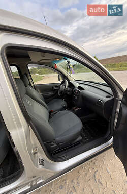 Минивэн Opel Combo 2011 в 