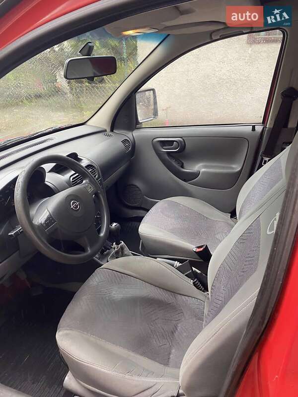 Грузовой фургон Opel Combo 2005 в Полонном