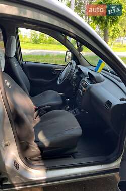 Минивэн Opel Combo 2006 в 