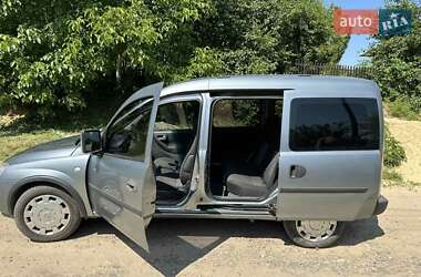 Минивэн Opel Combo 2010 в 