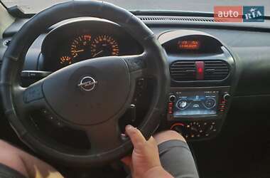 Грузовой фургон Opel Combo 2011 в 