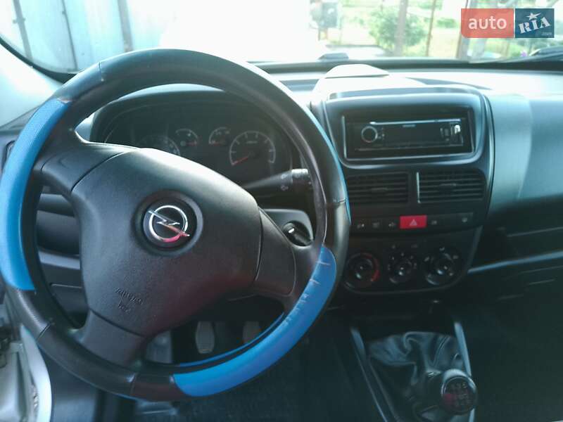 Вантажний фургон Opel Combo 2013 в Борисполі