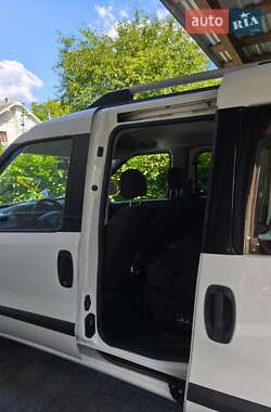 Минивэн Opel Combo 2012 в 