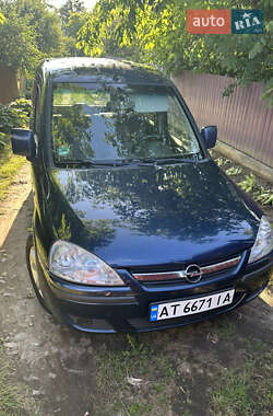 Минивэн Opel Combo 2011 в 