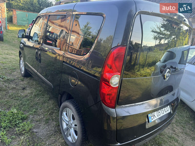 Мінівен Opel Combo 2012 в Рівному