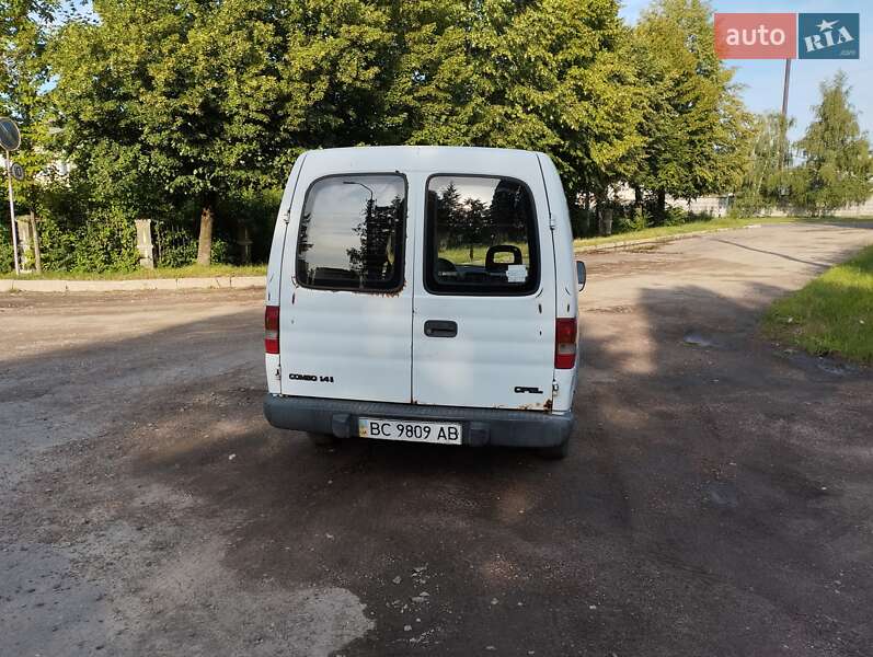 Грузовой фургон Opel Combo 1995 в Дрогобыче