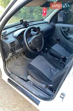 Минивэн Opel Combo 2005 в 