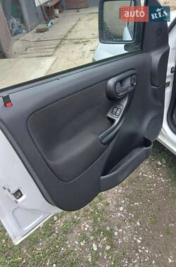 Минивэн Opel Combo 2006 в 