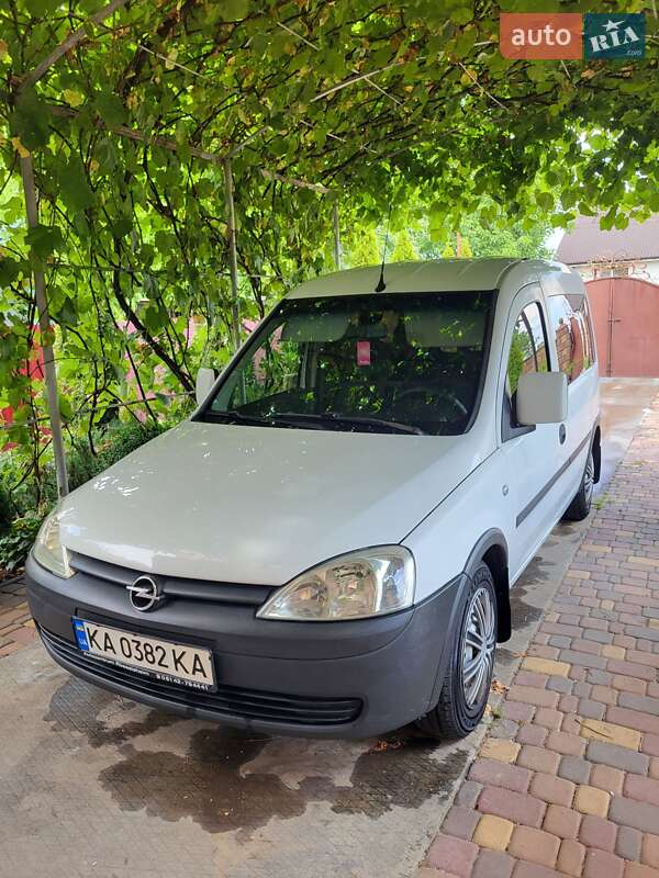 Минивэн Opel Combo 2006 в Смеле