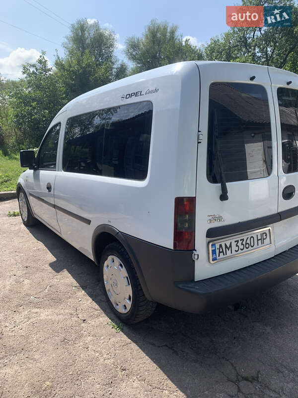 Минивэн Opel Combo 2009 в Звягеле