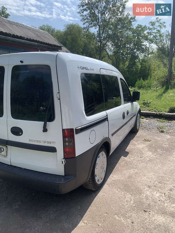 Минивэн Opel Combo 2009 в Звягеле