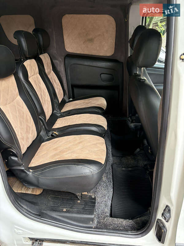 Грузовой фургон Opel Combo 2013 в Измаиле