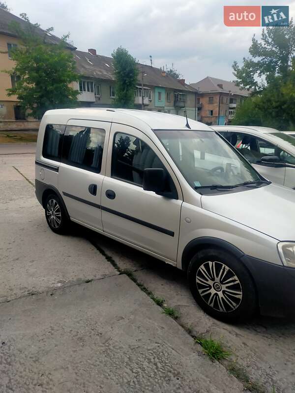 Минивэн Opel Combo 2008 в Каменском