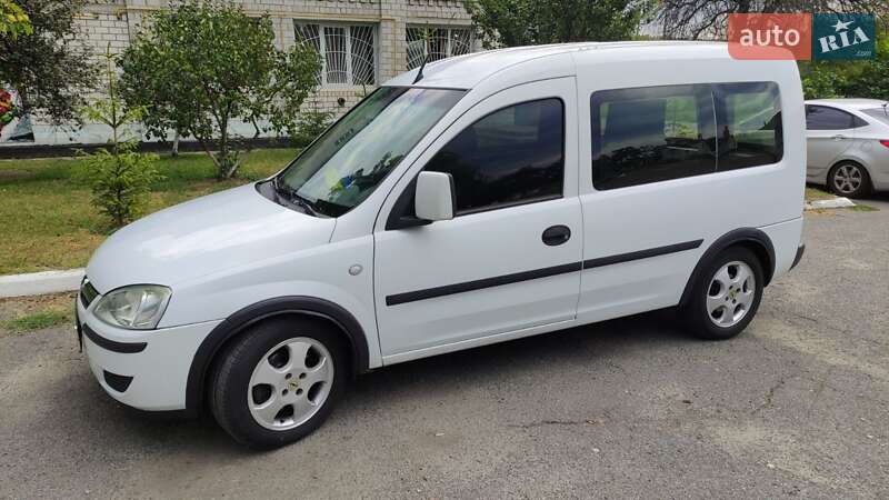Минивэн Opel Combo 2009 в Полтаве