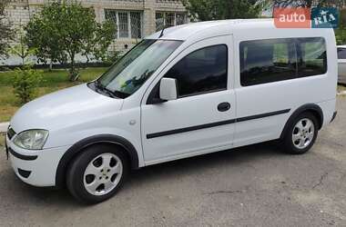 Минивэн Opel Combo 2009 в 
