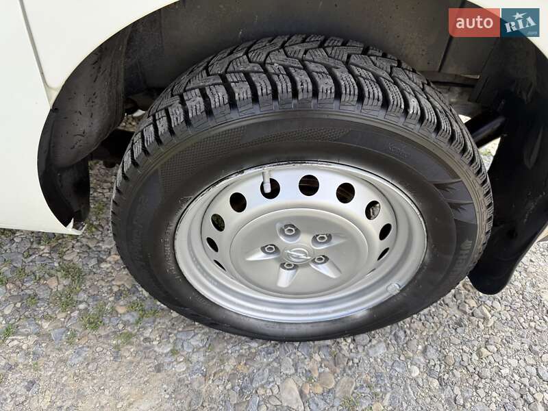 Грузовой фургон Opel Combo 2014 в Черновцах