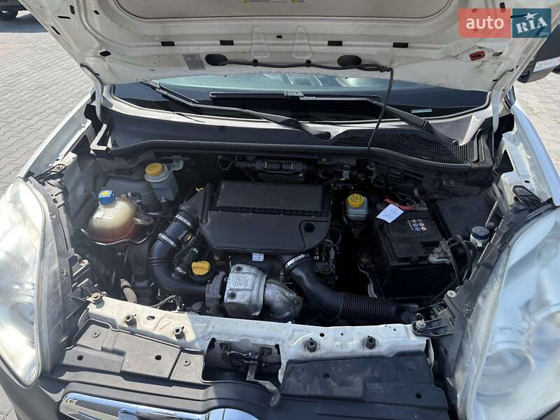 Грузовой фургон Opel Combo 2014 в Черновцах