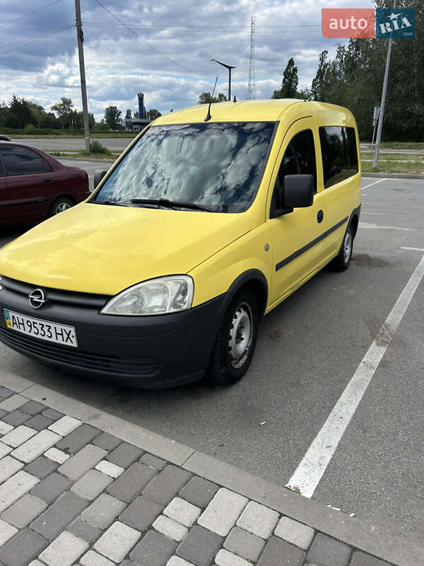 Минивэн Opel Combo 2006 в 