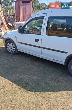 Минивэн Opel Combo 2001 в Вараше