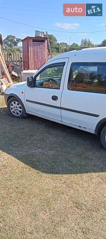Минивэн Opel Combo 2001 в Вараше