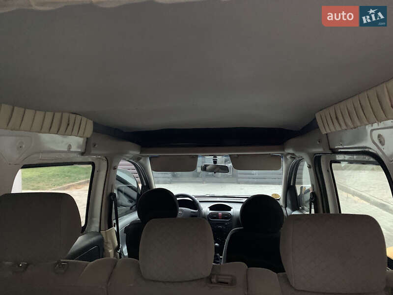Минивэн Opel Combo 2005 в Луцке